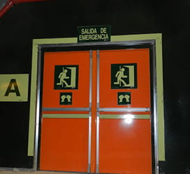 Manusa Puertas Cortafuegos Metalicas Batiente Peatonal Sobrepresion Image Card