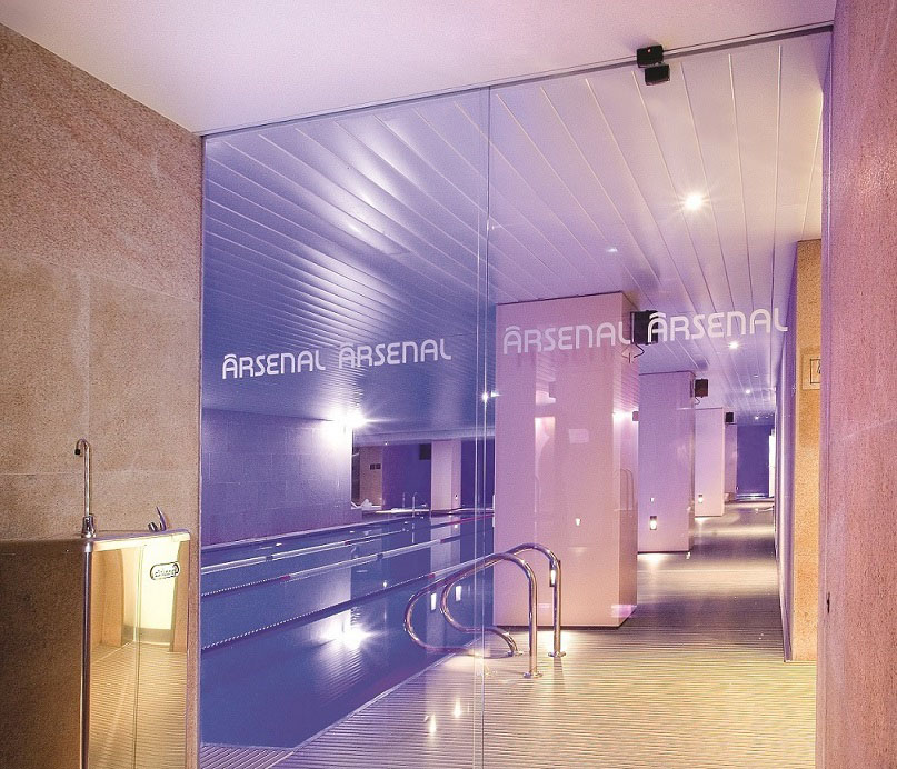 puertas automaticas gym gimnasio arsenal madrid proyecto emblematico retail automatic doors