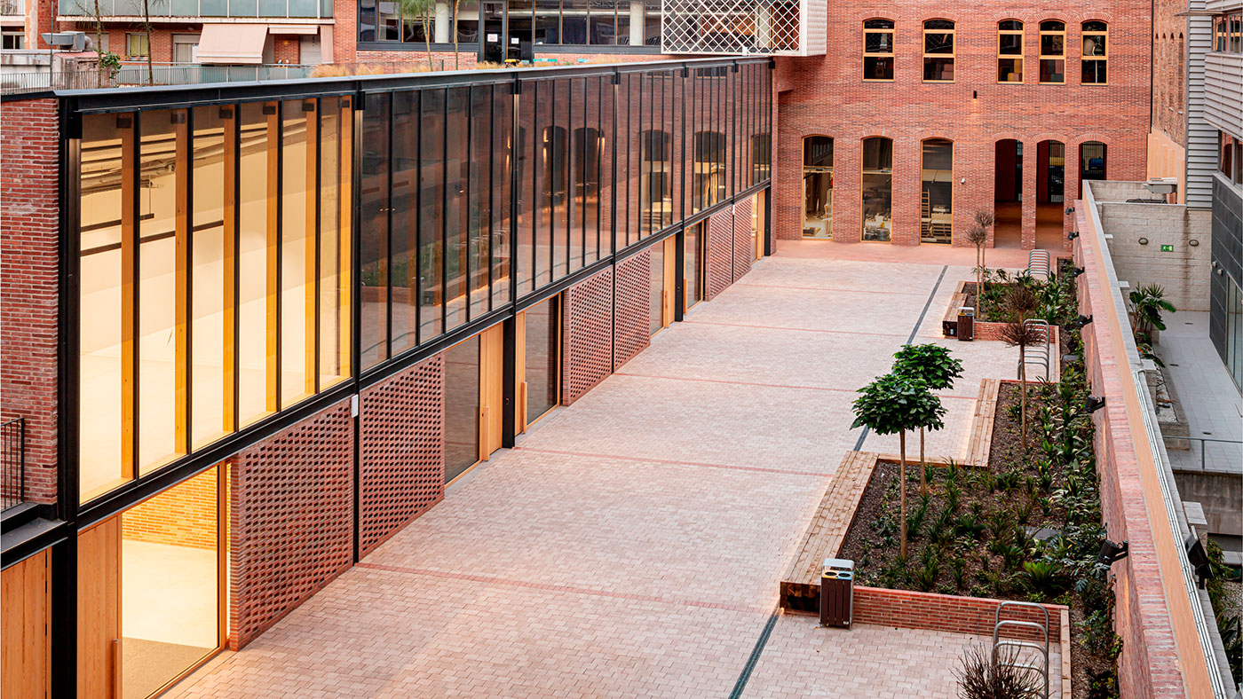 secundaria-instalacion-de-puertas-automaticas-en-las-oficinas-knem.jpg