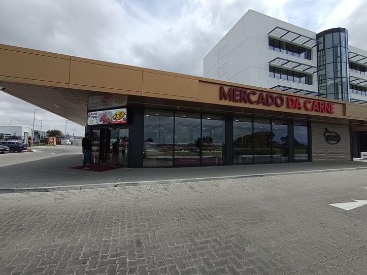 Mercado da Carne: portas automáticas para uma melhor acessibilidade, segurança e eficiência