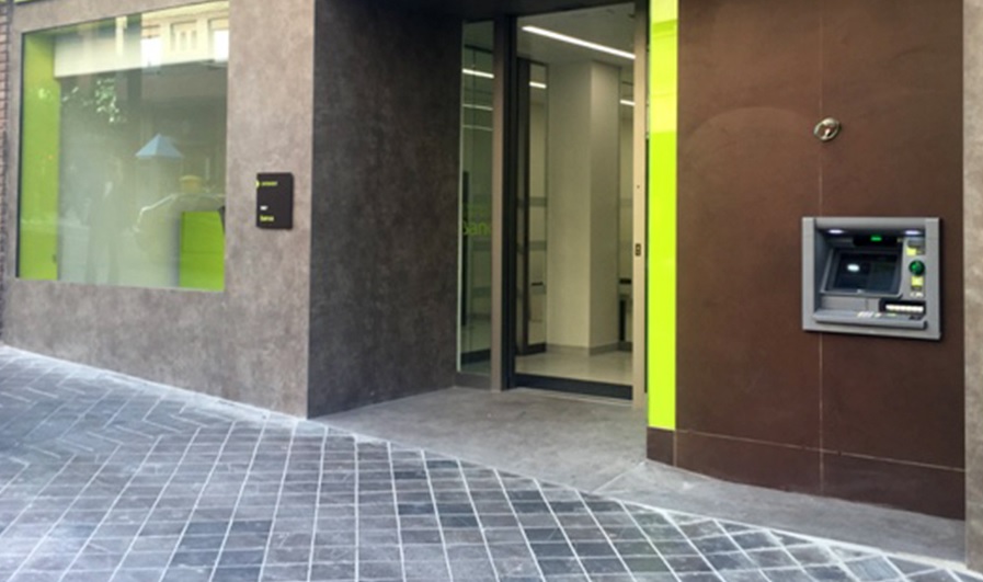 Las puertas automáticas en los bancos