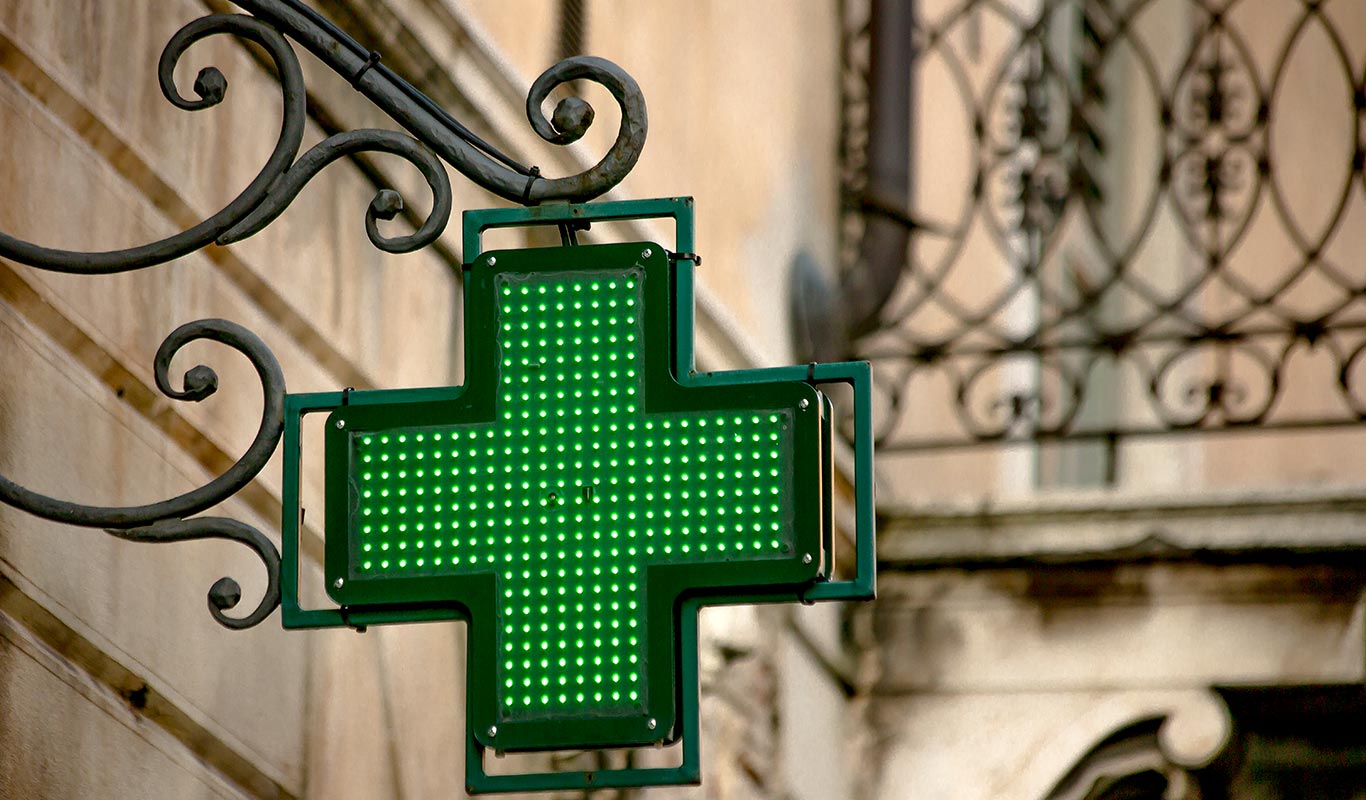 ¿Cuáles son las mejores puertas automáticas para farmacias?