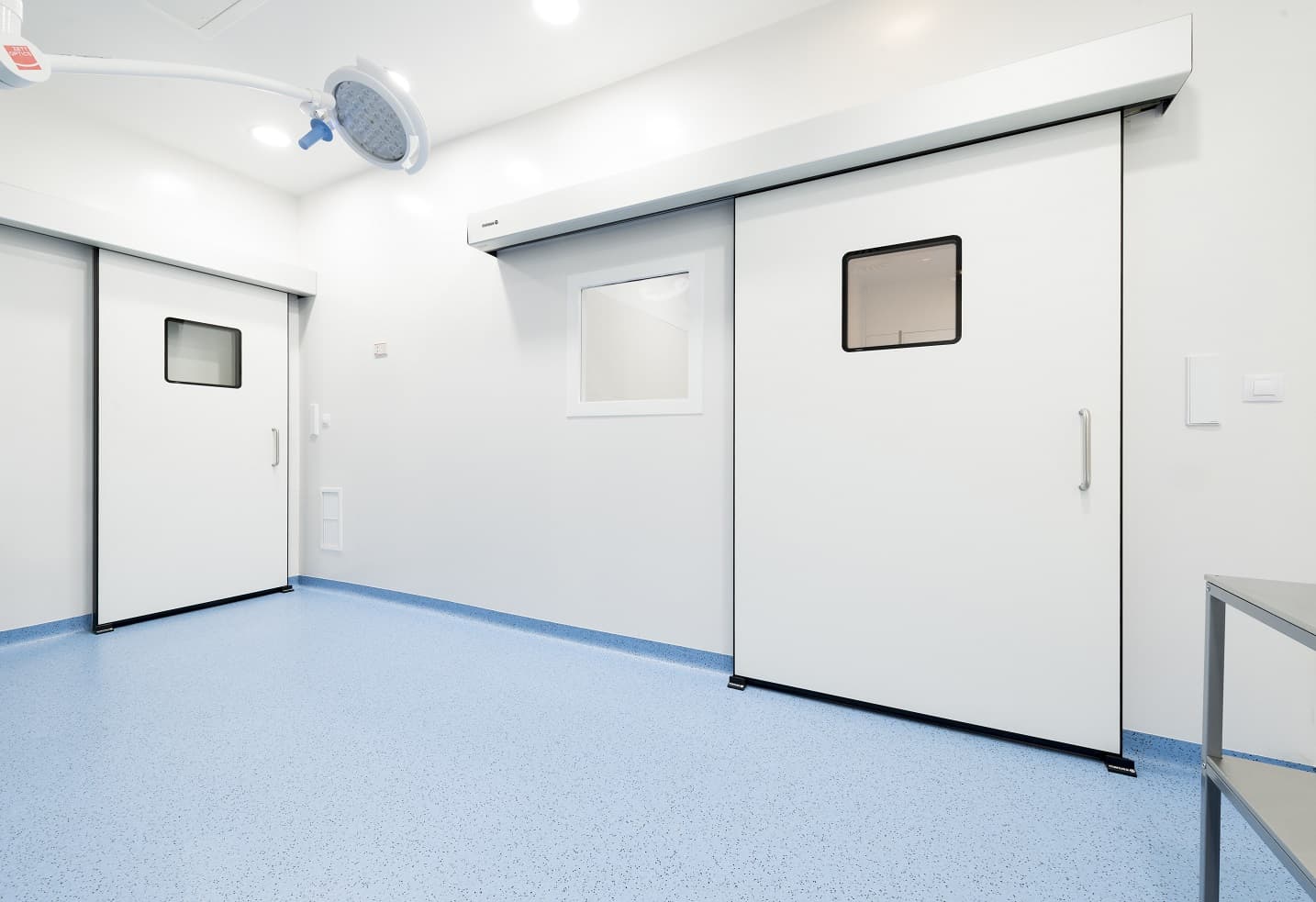 Las ventajas de instalar puertas automáticas en una clínica dental