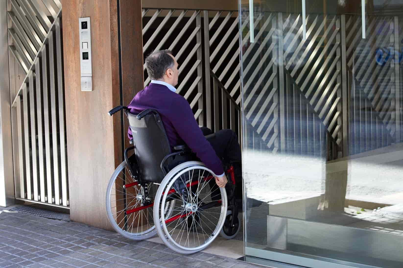Puertas automáticas para clínicas fisioterapéuticas y traumatológicas