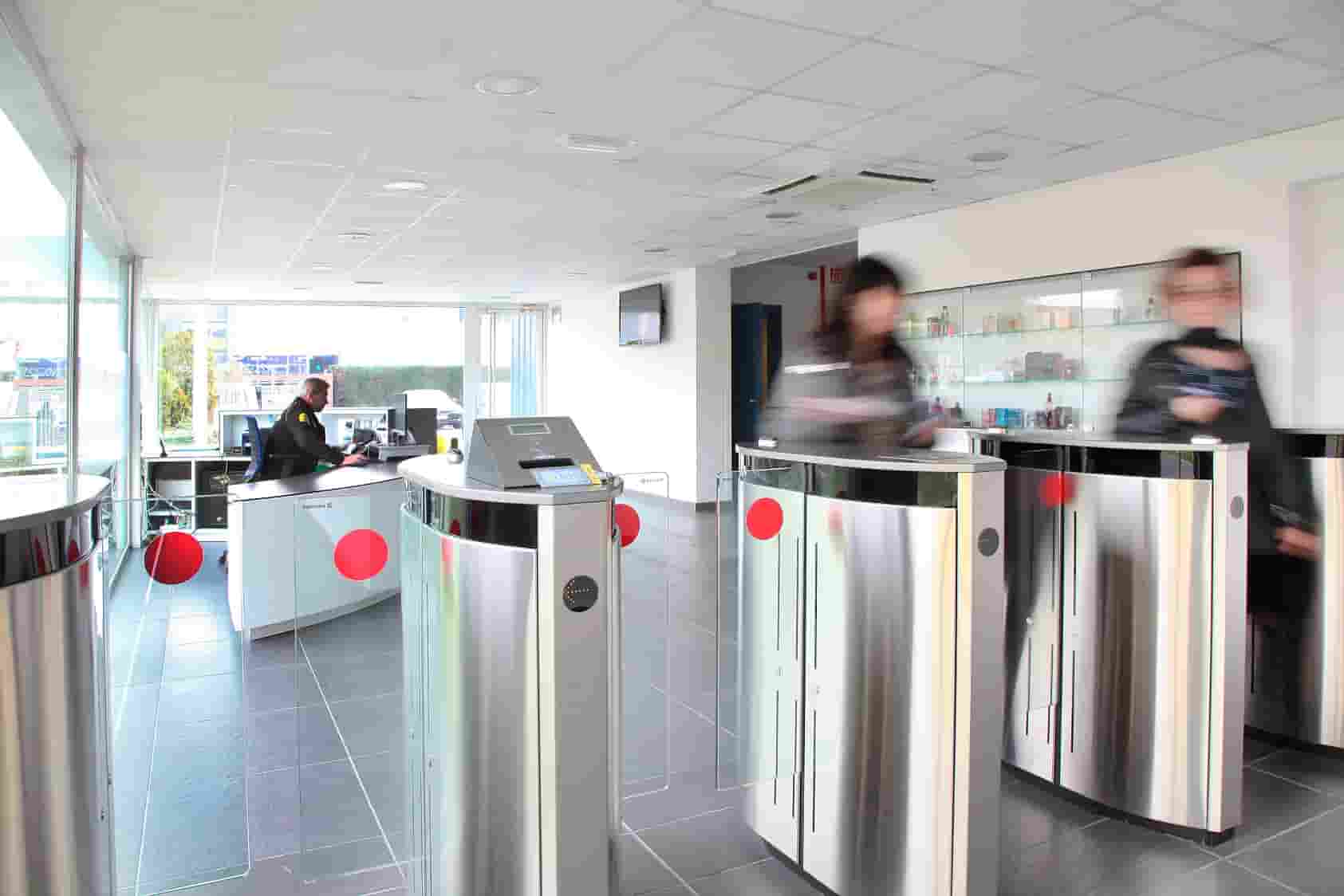 Así funciona el control de personal en las oficinas de una empresa