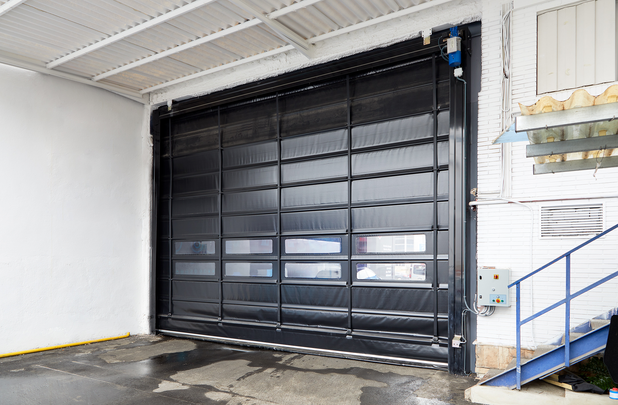 Soluciones en puertas rápidas para OLECAR