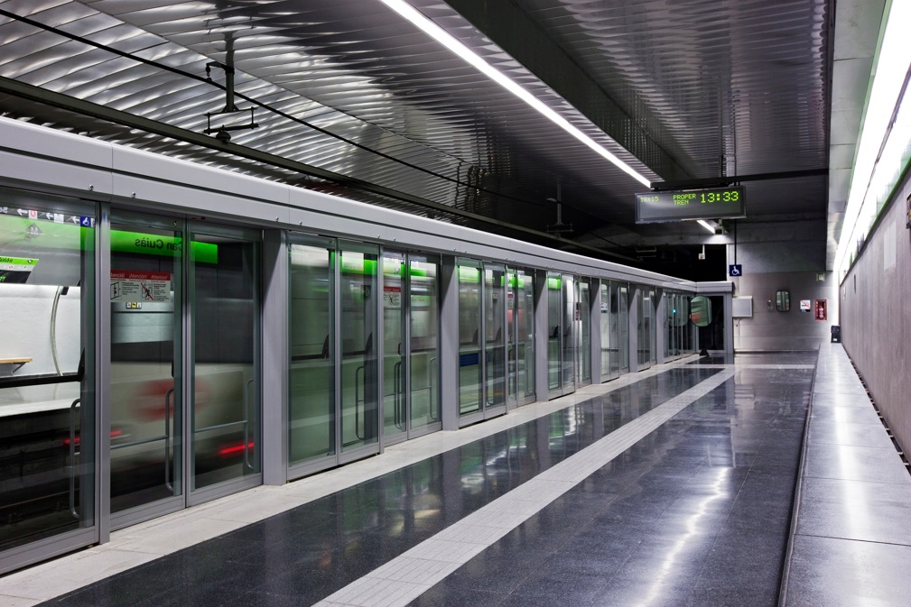 Puertas automáticas para cierre de andén en la L11 del Metro de Barcelona