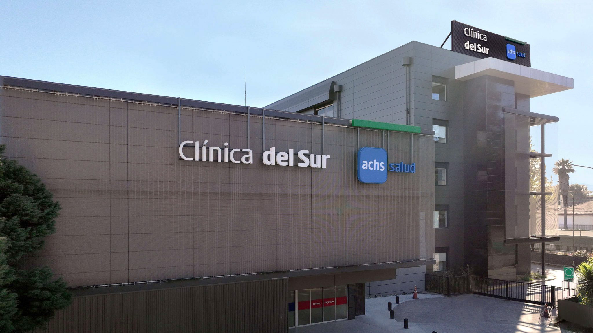 Entrada a Urgencias de la Clínica Del Sur Achs Salud