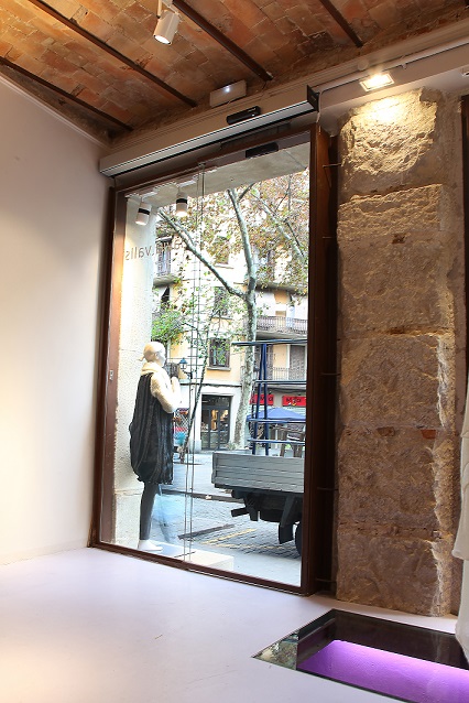 tienda boutique puerta automatica manusa shop barcelona automatic door motorizacion