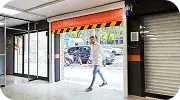 Puerta automática moderna