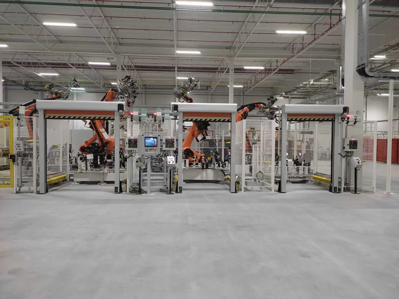 Puerta rápida zona robots automatizados