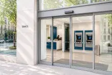 Puertas para bancos