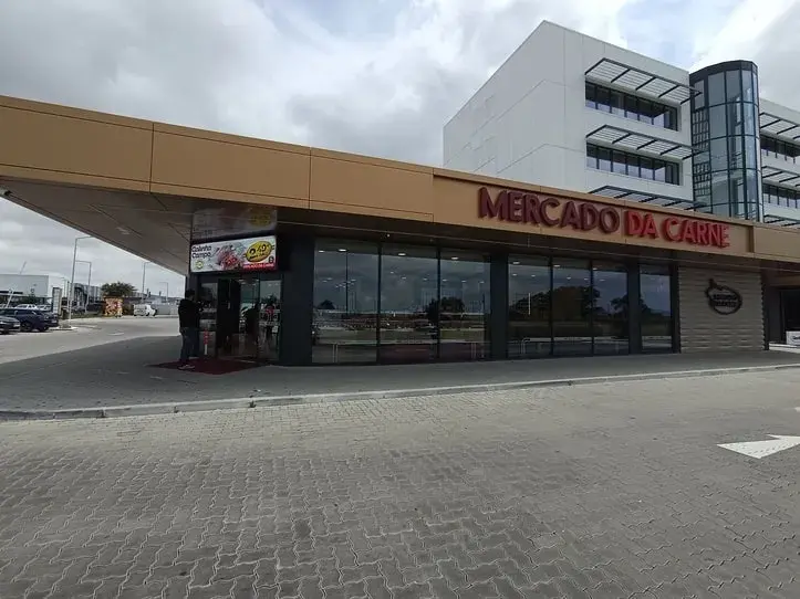Mercado da Carne: portas automáticas para uma melhor acessibilidade, segurança e eficiência