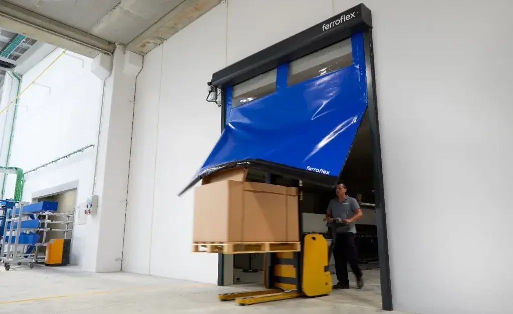 Puertas autorreparables: Innovación en seguridad industrial