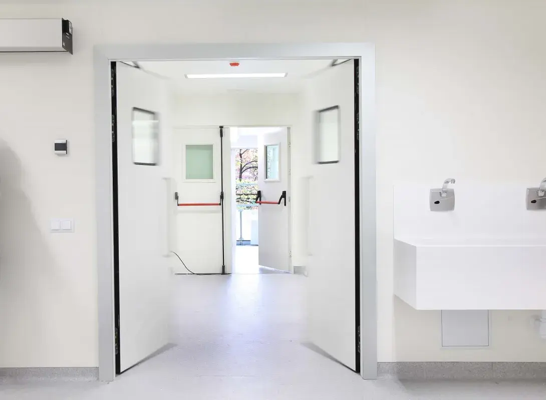 ¿Cuáles son las mejores puertas automáticas batientes?