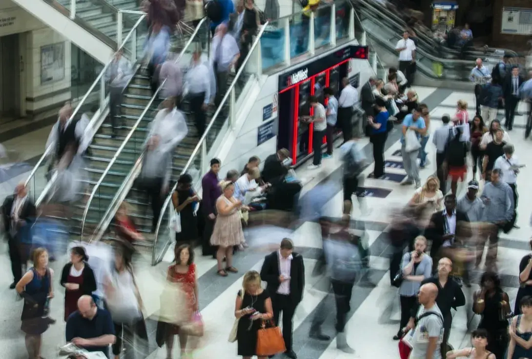 ¿Cómo controlar el aforo de personas en espacios concurridos?