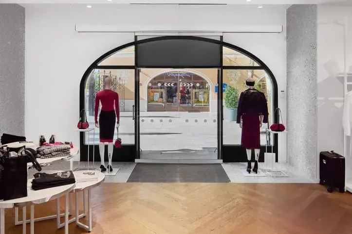 Portas automáticas no comércio: como otimizar a experiência do cliente e aumentar as vendas