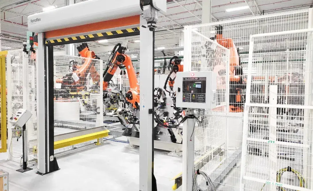 La importancia de incluir las puertas rápidas en cada proyecto de edificación industrial