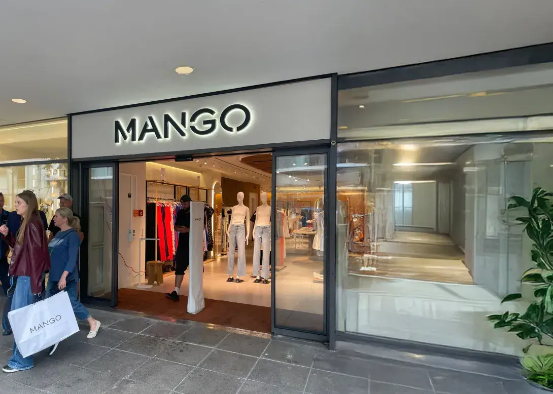 Diseño, accesibilidad y eficiencia: la tienda Mango de Stuttgart se renueva con las puertas automáticas Manusa