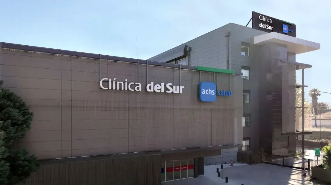 Entrada a Urgencias de la Clínica Del Sur Achs Salud