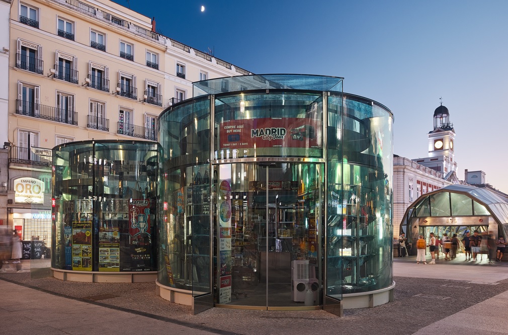 portes automatiques kiosques Madrid puerta del sol
