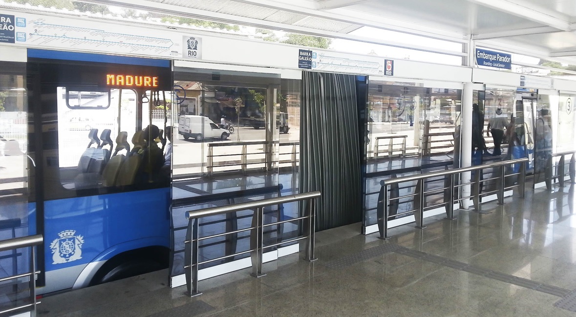 sistema BRT Rio de Janeiro Brasil puerta cierre darsena manusa