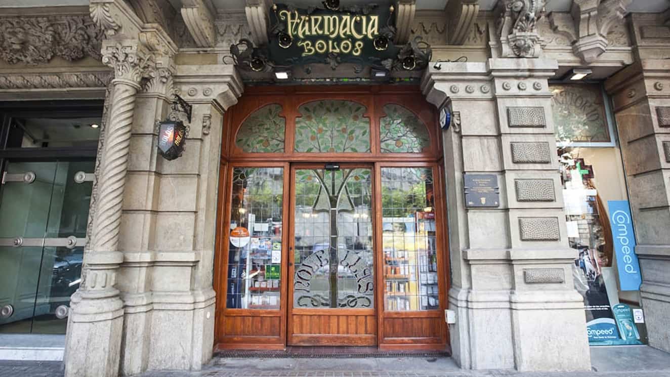 Pharmacie Bolos Barcelone portes automatiques