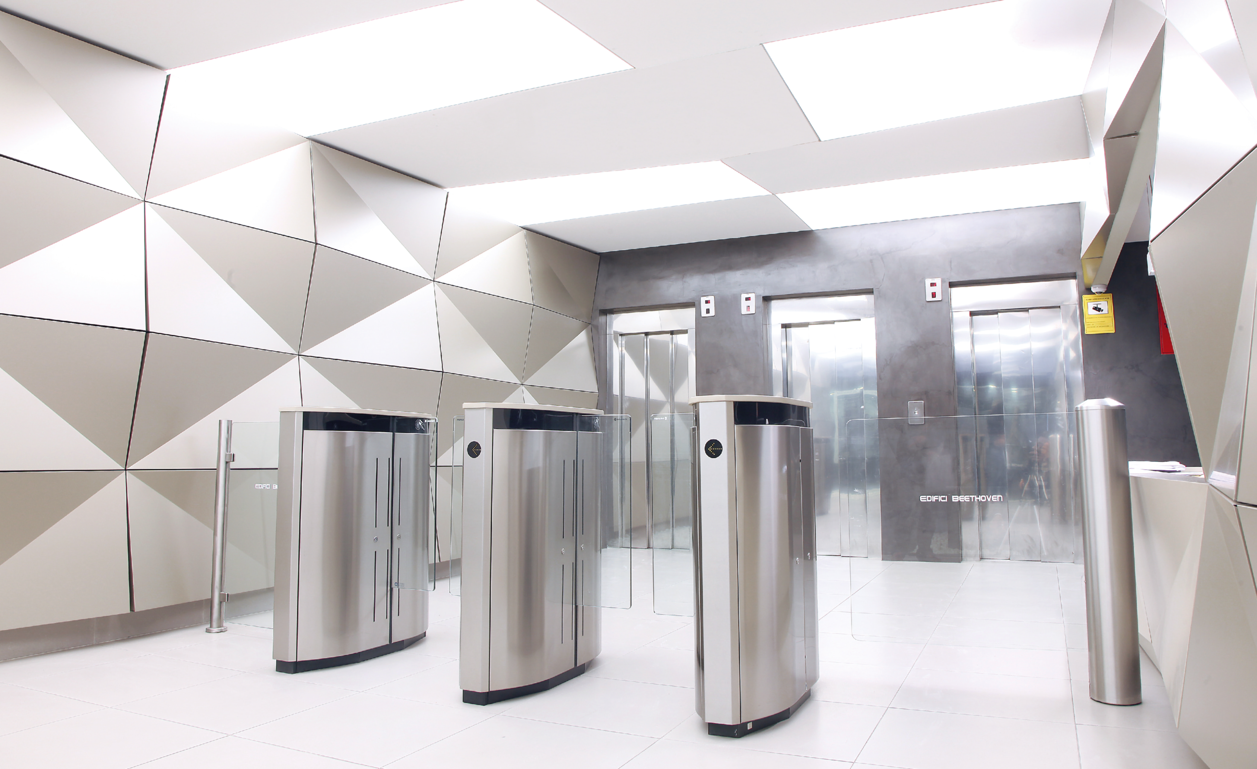 Pasillo De Ascensor Interior Elegante