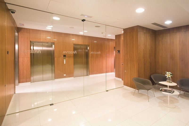 entrada gimnasio arsenal madrid automatic door gym retail swimming pool piscina hall peluqueria estetica cafe cafeteria restaurant